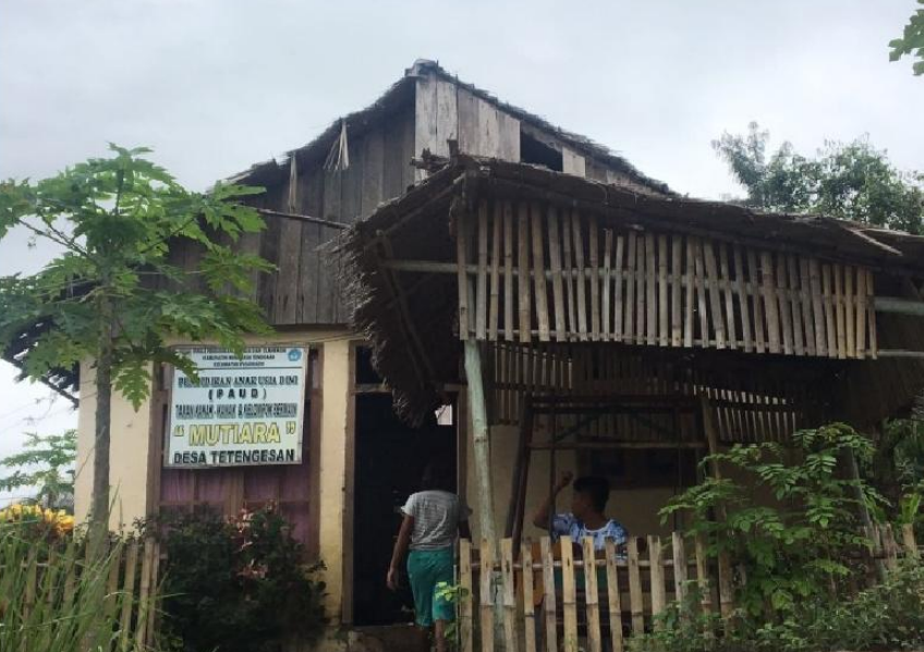 Desa Tatengesan Pusomaen Minahasa Tenggara Bangun Gedung PAUD Mutiara Gantikan Gubuk Tua