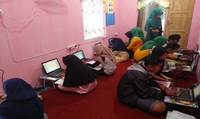 ID 00563: Kursus Komputer, Desa Badalungga Hilir Tingkatkan Kompetensi Masyarakat dan Siapkan Tenaga Kerja Mahir Komputer