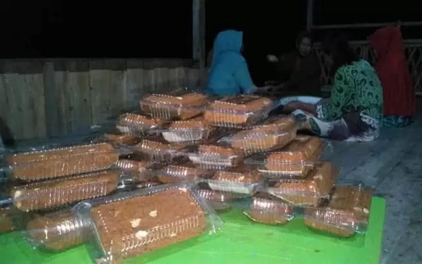 Kelompok Perempuan Dusun Bajoe Desa Rea Binuang Polewali Mandar Kembangkan Abon Ikan Angkat Ekonomi Rumah Tangga Pesisir