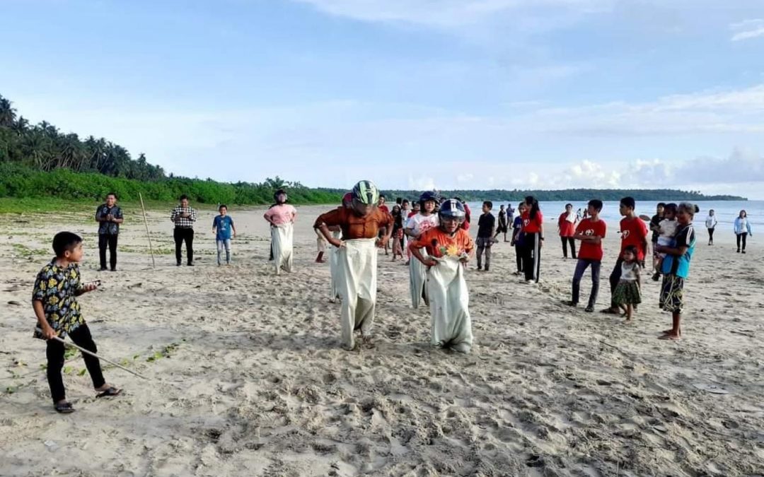 Desa Lauru Fadoro Kembangkan Ekowisata Pantai Pasir Putih untuk Tingkatkan Ekonomi Masyarakat